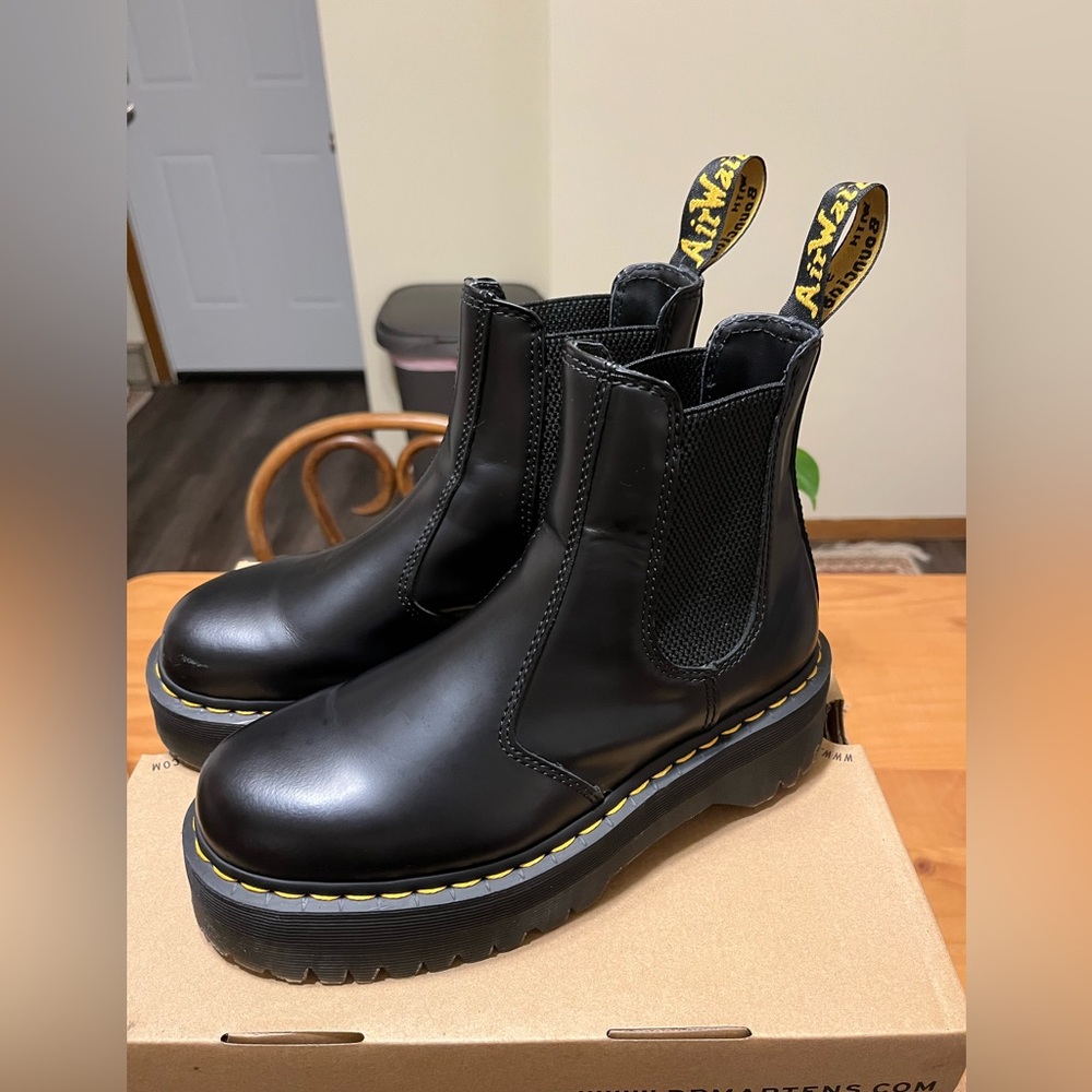 DR. MARTENS 2976 Quad Platform Black Womens Chelsea Boots